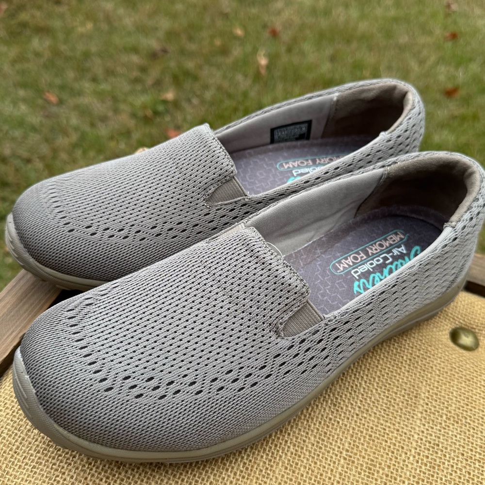 Skechers Air Cooled Memory Foam Slip-On Women's Shoes Size 7.5